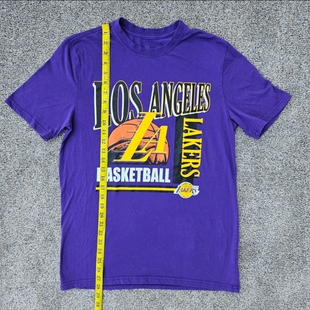 Vintage LA Lakers Los Angeles Spellout T Shirt NBA Basketball USA Unisex M